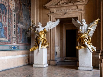 Angels of Pietro Bracci, Blessings Lodge of the Basilica of Saint Mary Major in Rome