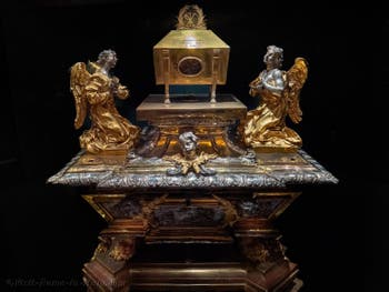 Baroque urn with the Last Supper and the Deposition of Christ, Museum of the Basilica of Saint Mary Major in Rome