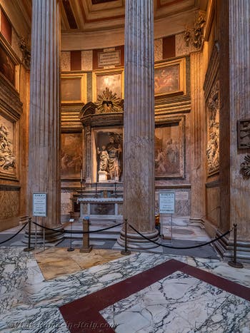 Carlo Monaldi and Paolo Benaglia, Stucco relieves, First Chapel of the Pantheon in Rome, Italy