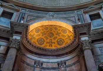 Alessandro Specchi, Mosaics in the apse of the fourth Chapel of the Pantheon in Rome, Italy