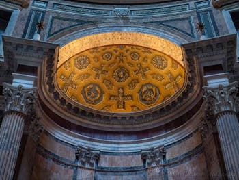 Alessandro Specchi, Mosaics in the apse of the fourth Chapel of the Pantheon in Rome, Italy