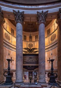 Manfredo Manfredi and Adolfo Laurenti, Tomb of Vittorio Emanuele II, Sixth Chapel of the Pantheon in Rome, Italy